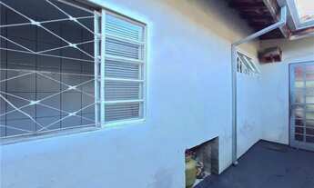 Imagem 5: Lindo Imóvel com três quartos sendo uma suite