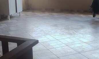 Imagem 7: Casa solta com piscina e área grande