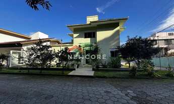 Imagem: Casa de condomínio em Rua Douglas Seabra