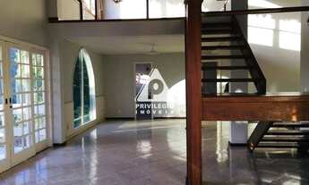 Imagem 3: Casa Triplex em Condomínio