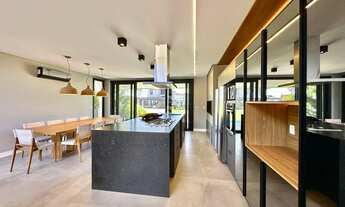 Imagem 7: Sobrado com piscina beira lago, mobiliado e decorado..