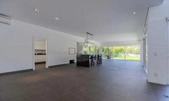 Imagem 3: Casa semimobiliada em condomínio de alto padrão para venda e locação no bairro Belém Novo!