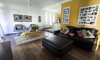 Imagem 3: Casa ampla com 4 dormitórios para locação na Trindade - Ideal para residência ou uso comer