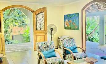 Imagem 6: Excelente casa térrea com bastante área verde disponível para venda ou locação em Juquehy!