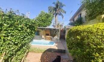 Imagem 5: Casa em Porto Alegre, no bairro Nonoai, com 3 dormitório(s), e 3 banheiros, à venda