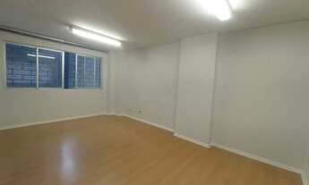 Imagem 5: Conjunto Comercial em rua de referência de Curitiba, Boa Vista