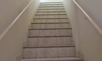 Imagem 4: Prédio comercial em frente ao cristo da Vila Maceno