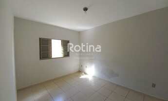 Imagem 5: Colônia para aluguel, 2 quartos, 1 vaga, Presidente Roosevelt - Uberlândia/MG