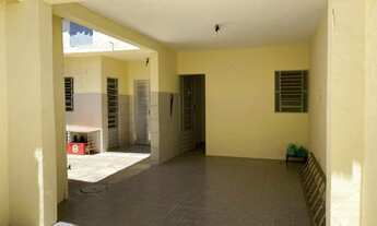 Imagem: Casa no centro de Lauro de Freitas