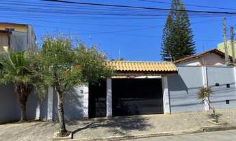 Imagem: Casa em Pindamonhangaba com piscina