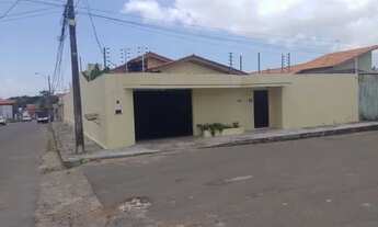 Imagem 2: Casa para aluguel possui 150 metros quadrados com 3 quartos em Chácara Brasil - São Luís