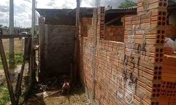 Imagem 2: Vendo um terreno com duas casas de 5,40x270 de madeira terreno 7-21 metros