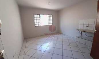 Imagem 2: Kitnet com 1 dormitório para alugar, 30 m² por R$ 600,00/mês - Zona 06 - Maringá/PR