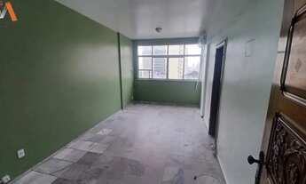 Imagem 2: Sala comercial no Ed. Nassar, medindo 34m², no centro comercial da cidade