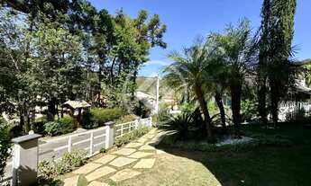 Imagem 3: Casa em Condomínio com 4 Quartos e 260m² à venda por R$1.200.000,00 - Cascata do Imbuí - T