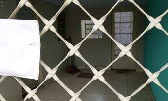 Imagem 2: Casa de fundo no Setor Campinas (na Rua Santa Luzia), proximo da Matriz de Campinas