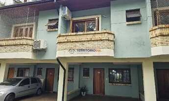 Imagem 2: Casa Condominio em Porto Alegre, no bairro Ipanema, com 3 dormitório(s), e 3 banheiros, à