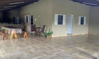 Imagem 2: Seu Refúgio no Campo! Chácara com Casa de 3 Quartos e Piscina Aquecida