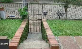 Imagem 4: Casa em Porto Alegre, no bairro Espírito Santo, com 2 dormitório(s), e 2 banheir