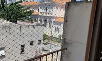 Imagem 2: Apto em predio de 3 andares, sem elevador. Fachada recem reformada, rua tranquila, com fác