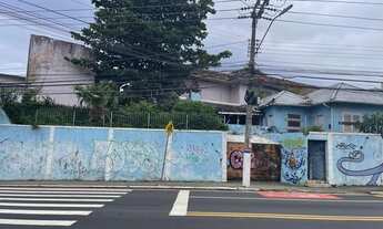 Imagem 2: Casa Comercial para Venda em Florianópolis, Coqueiros, 3 dormitórios, 1 banheiro, 2 vagas