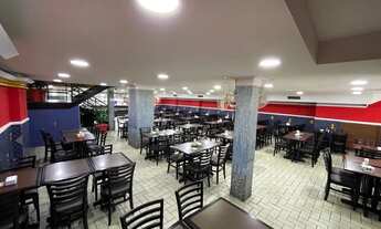 Imagem 2: Vendo praça de alimentação