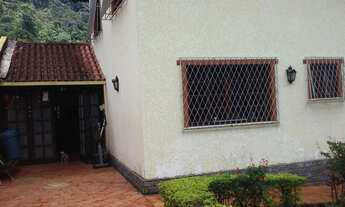 Imagem 3: Casa para Venda em Teresópolis, Ingá, 3 dormitórios, 1 suíte, 4 banheiros, 2 vagas