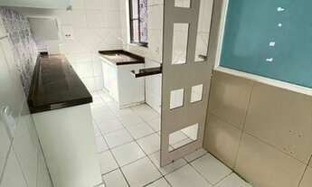 Imagem 2: Apartamento para venda possui 75 metros quadrados com 3 quartos em Jóquei Clube - Fortalez