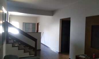 Imagem 6: Casa para venda tem 210 metros quadrados com 3 quartos em Saraiva - Uberlândia - MG