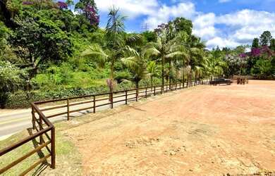 Imagem 7: Área comercial, residencial em Santa Teresa, na entrada do Circuito Caravaggio