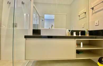 Imagem 5: Magnifica Casa no Condomínio Velas da marina. 4 Suítes Mobiliada e decorada com piscina