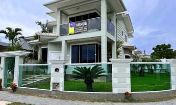 Imagem 2: Casa com 4 dormitórios (2 suítes) - 4 vagas de garagem no bairro Pedra Branca, em Palhoça