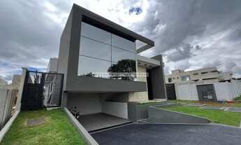 Imagem: Casa Térrea de 4 suítes e 4 vagas de garagem