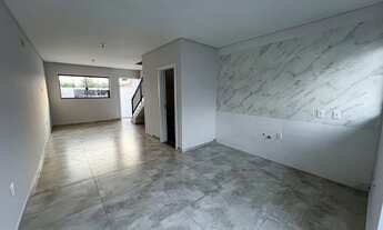 Imagem 2: Sobrado para venda possui 80 metros quadrados com 2 quartos em Centro - Balneário Piçarras