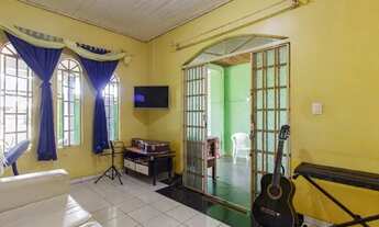 Imagem 6: Invista em conforto e espaço: Casa com 3 quartos, garagem para 2 carros e terreno de 460m²