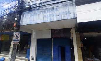 Imagem: PC2134) Um Prédio Comercial medindo 225m²