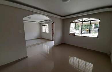 Imagem 3: Casa Residencial de 3 quartos no bairro Fanny