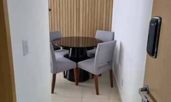 Imagem 2: Apartamento 2 quartos com suíte. Andar alto, nascente, garagem, reformado e mobiliado