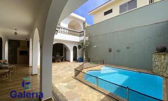 Imagem: Casa com 3 quartos para alugar, 270m²