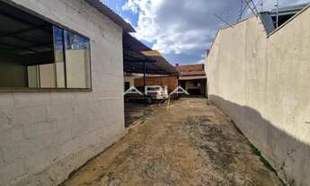 Imagem: Casa à venda no Jd. Leonor região oeste