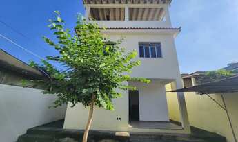 Imagem: Casarão independente com amplo quintal