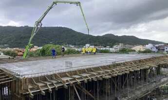 Imagem 3: Apartamento para Venda em Florianópolis, Barra Da Lagoa, 1 dormitório, 1 banheiro, 1 vaga