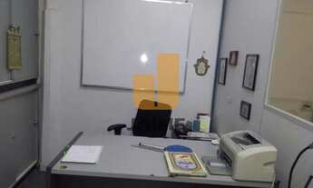 Imagem 2: Prédio com três andares, 238 m², cada andar