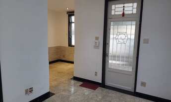 Imagem 5: Excelente casa triplex de rua, totalmente segura, com sistema de vigilância! Farto comérci