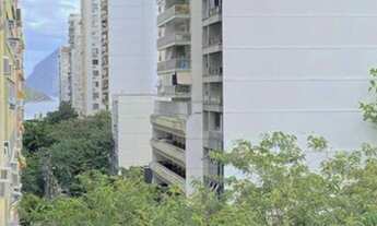 Imagem 2: Excelente apartamento na Rua Mariz e Barros na segunda quadra da Praia