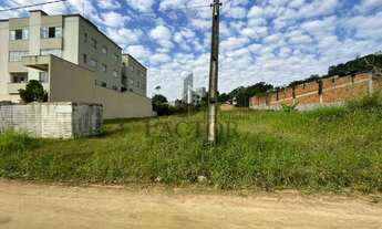 Imagem: Amplo terreno