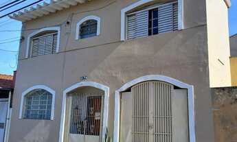 Imagem: Sobrado com 02 dormitórios e 01 vaga coberta