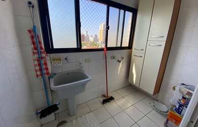 Imagem 4: Indo e arejado apartamento de 2 dorms (1 suíte) no Campo Grande em Santos SP