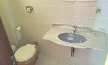 Imagem 3: Casa de condomínio para venda tem 240 metros quadrados com 4 quartos