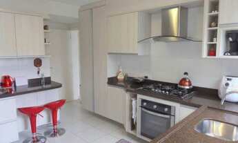 Imagem 6: Sobrado com excelente acabamento à venda, 3 quartos sendo uma suíte, 3 vagas de garagem, 2